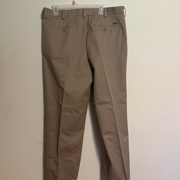 Men’s IZOD Pants - Picture 2 of 6